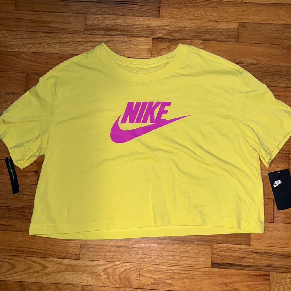 Nike crop tee